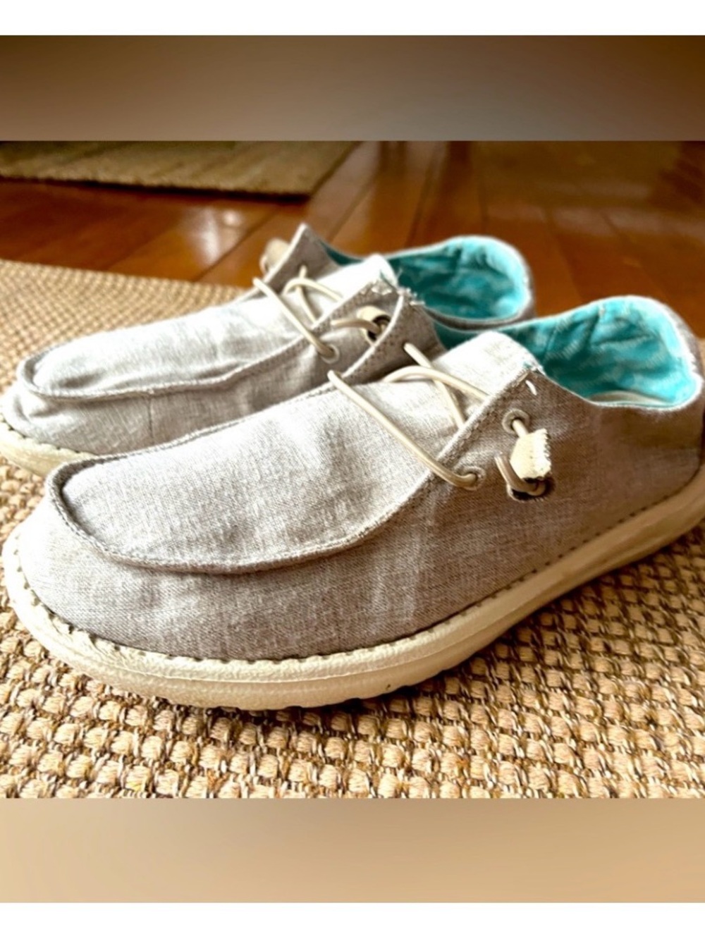 Hey Dude Wendy Women’s Shoes Size 9 chambray beige